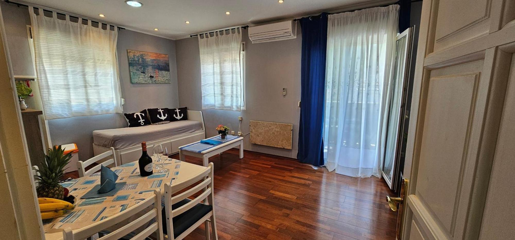 With A Parking Space - 16498 Apartman